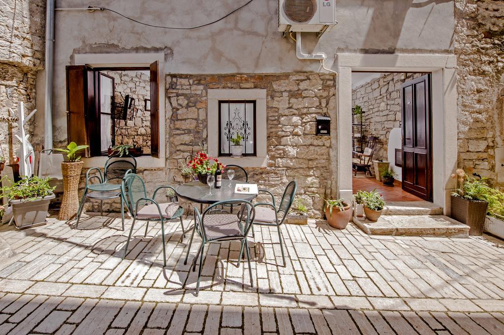 Apartments Taylor Rovinj Exterior photo